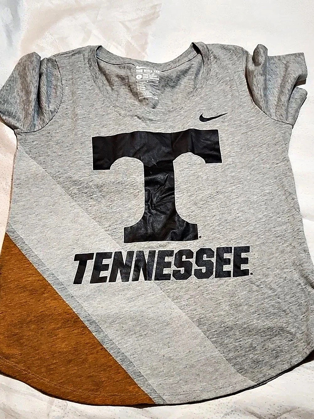 Nike Tennessee Graphic Short Sleeve Tee Gray & Black Like New